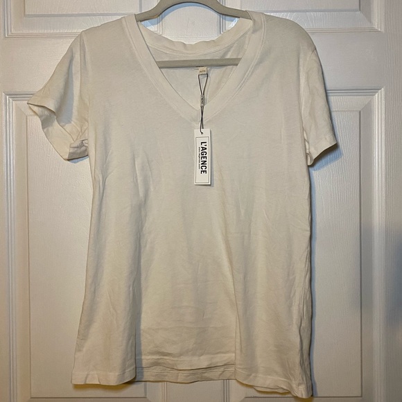 L’AGENCE Becca Cotton V-Neck Tee - Picture 1 of 8